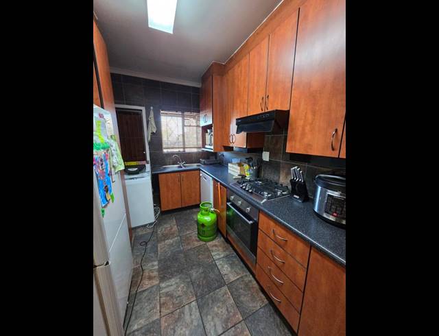 2 BEDROOM PROPERTY TO RENT IN DAYANGLEN
